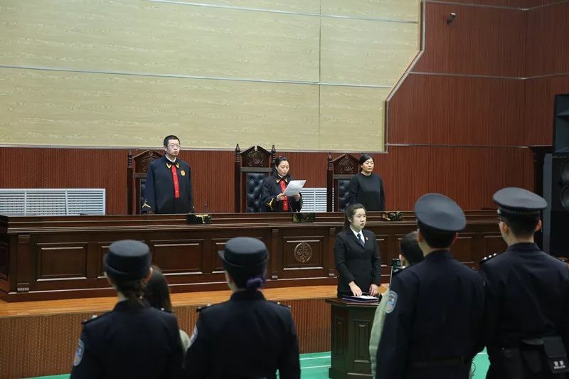 大庆市首例套路贷恶势力犯罪案件公开宣判
